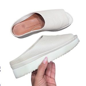 L’Amour Des Pieds Minimalist Beige Sandals. Open Toe Leather Slides. 7